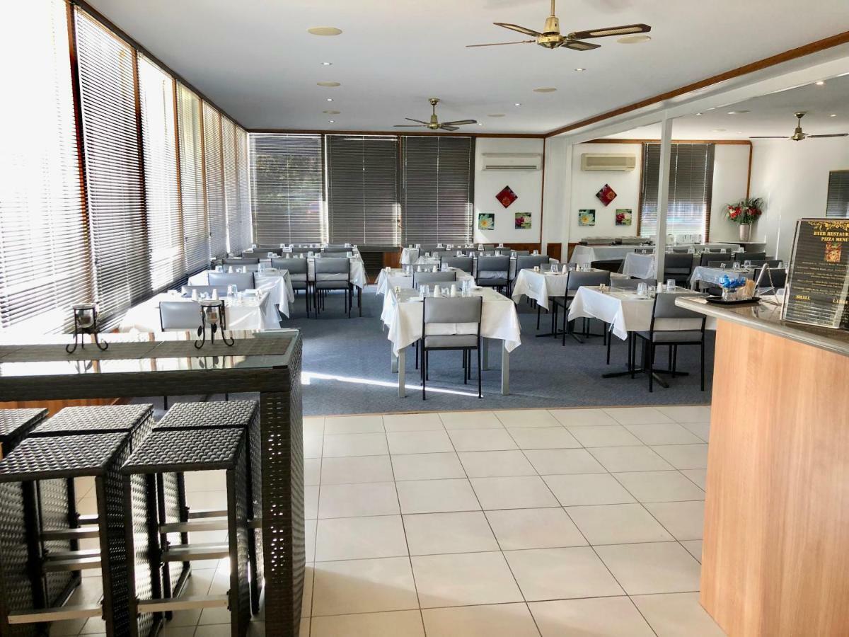 Byer Fountain Motor Inn 홀부록 외부 사진