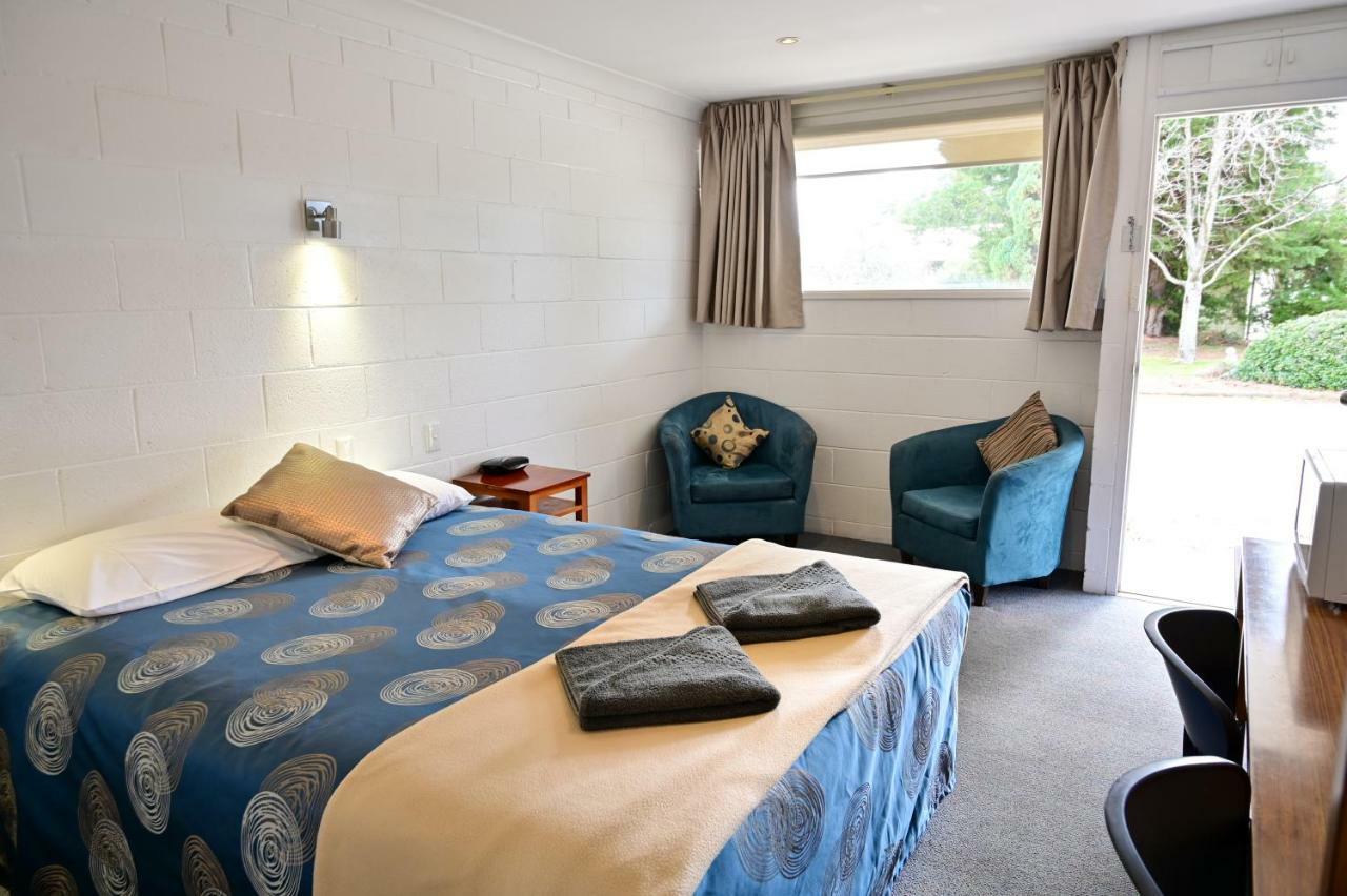 Byer Fountain Motor Inn 홀부록 외부 사진
